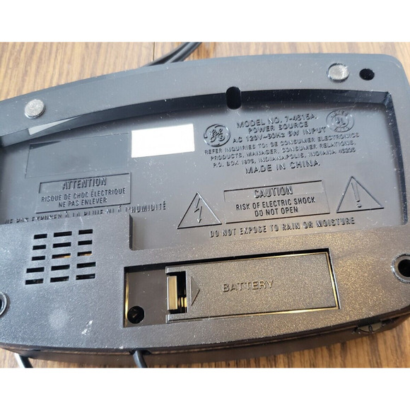 GE Vintage Clock Radio Black Model No 7-4615A AM FM Radio Tested Working - Picture 12 of 13